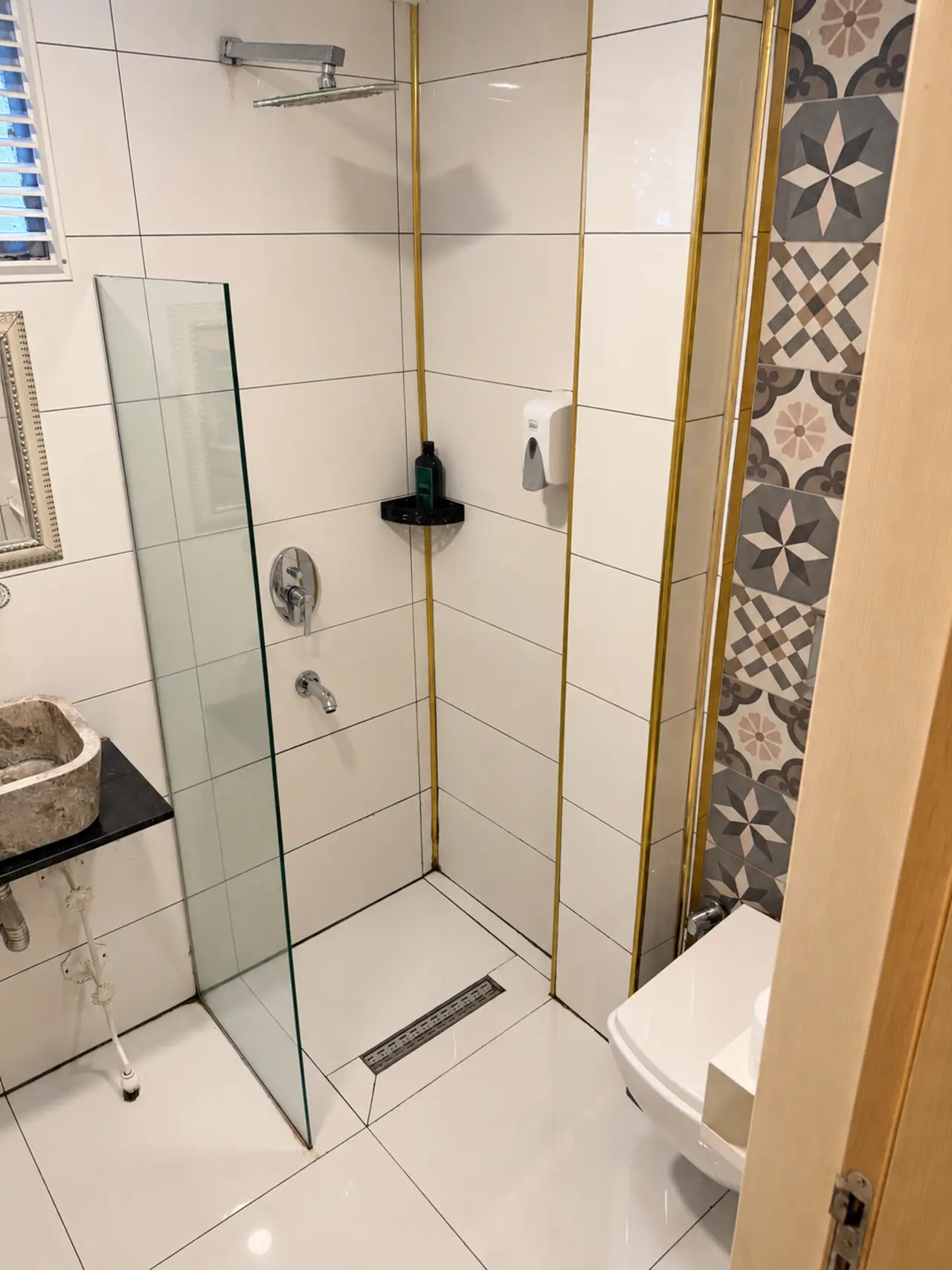 Bakırköy Otel — bathroom detail